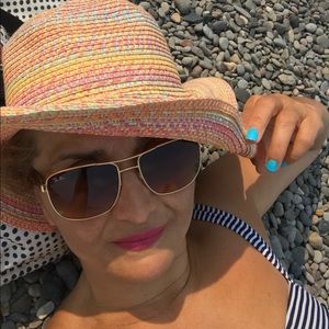 Meet your Posher, Mojgan